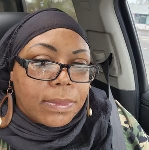 Meet your Posher, Muslimah